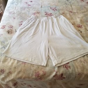 2 Bermuda shorts